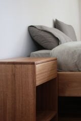 Vintage tek çekmeceli ahşap komodin