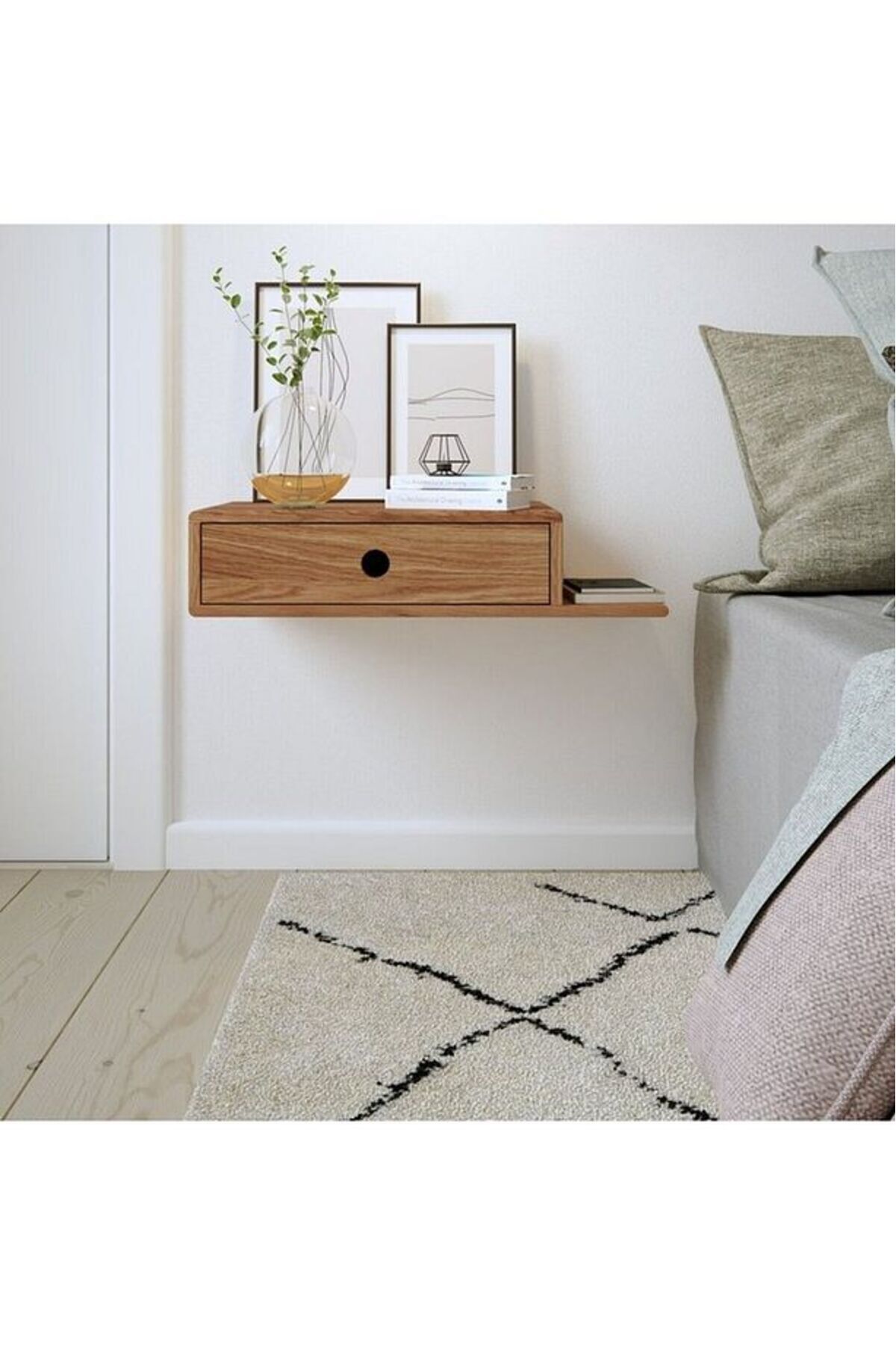 Lüks Masif Ahşap Tek Çekmeceli Uçan Raflı Komodin